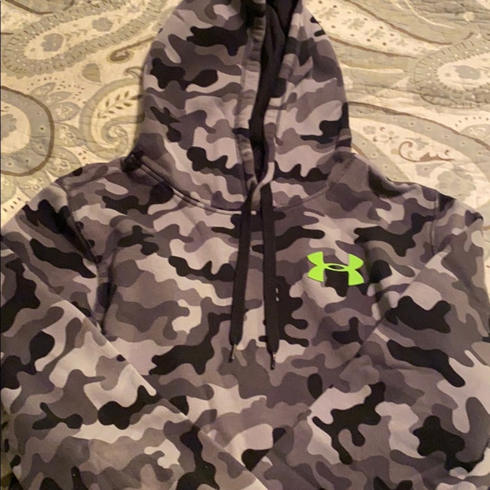 Men’s under armour hoodie